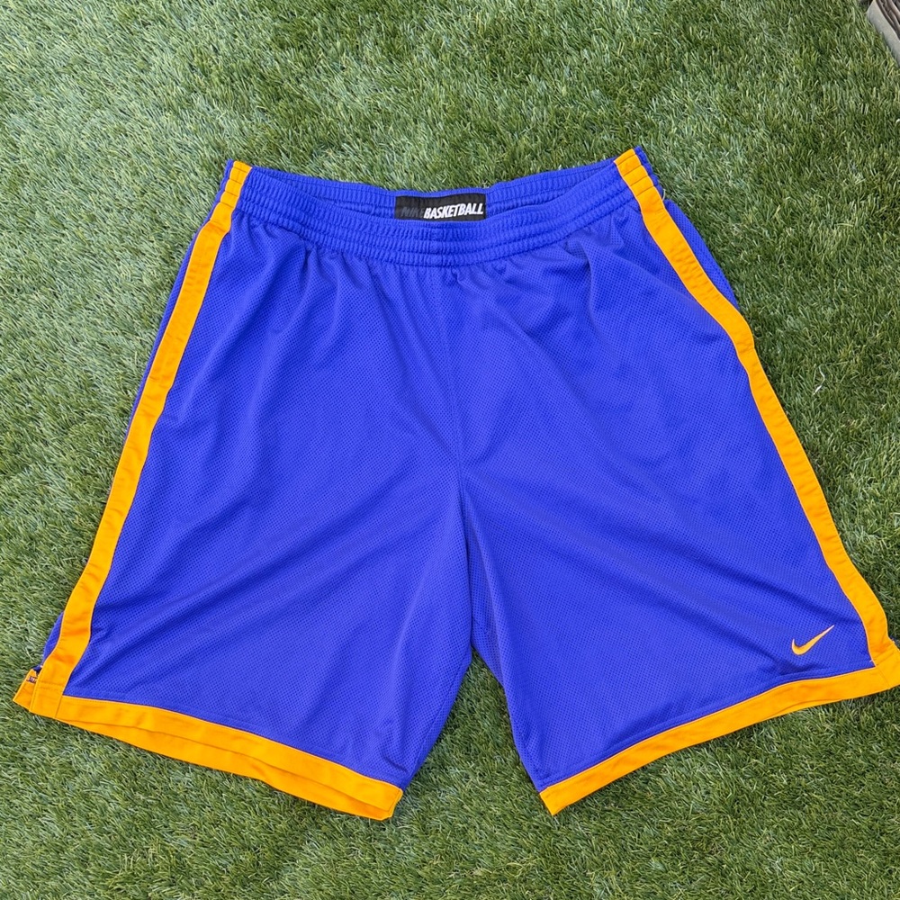 Vintage Nike Men's basketball Shorts in Blue and yellow size XXL